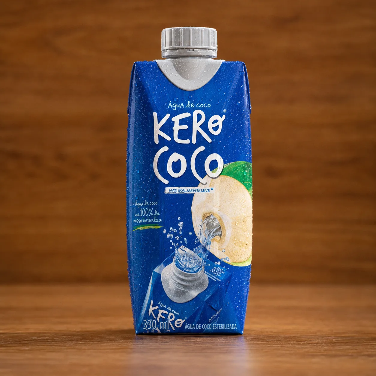 Embalagem de água de coco gelada